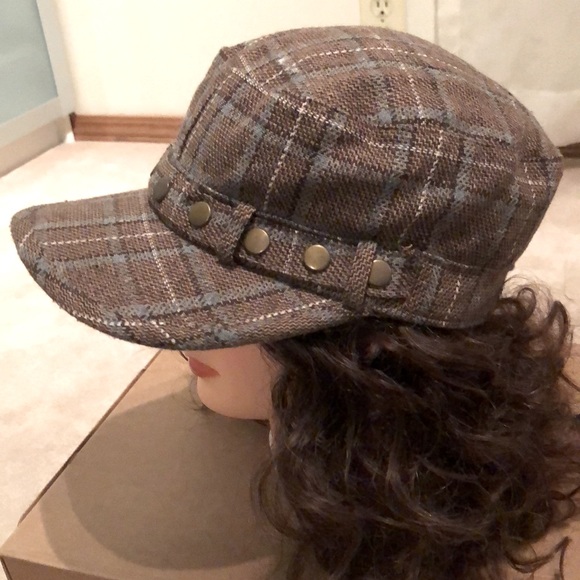 Winter Hat. - Picture 3 of 4